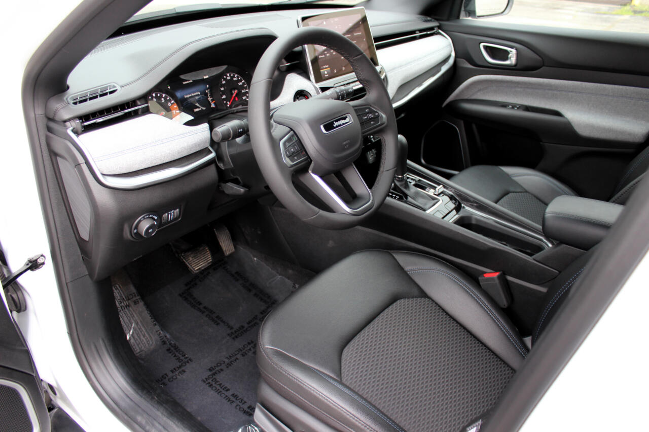 2024 Jeep Compass Latitude photo 10