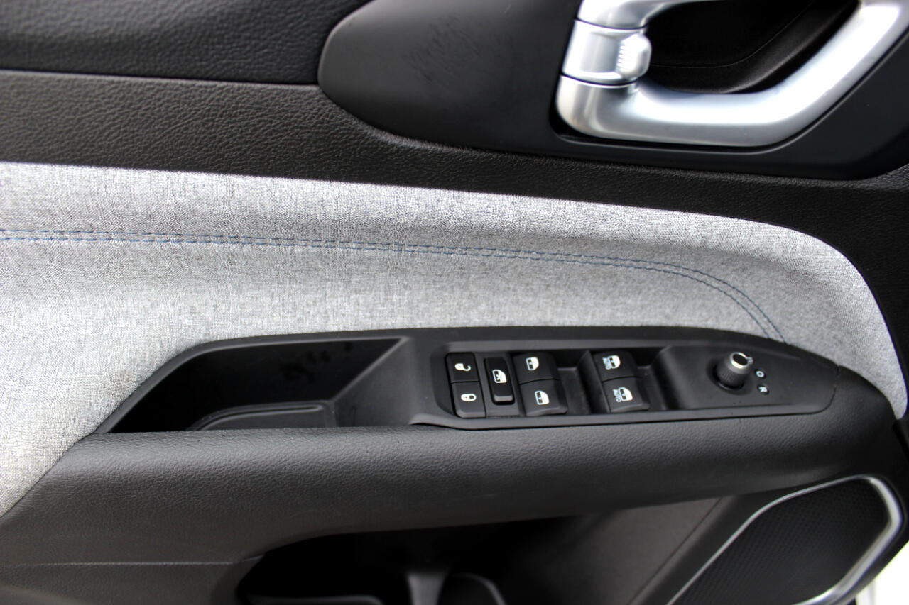 2024 Jeep Compass Latitude photo 11