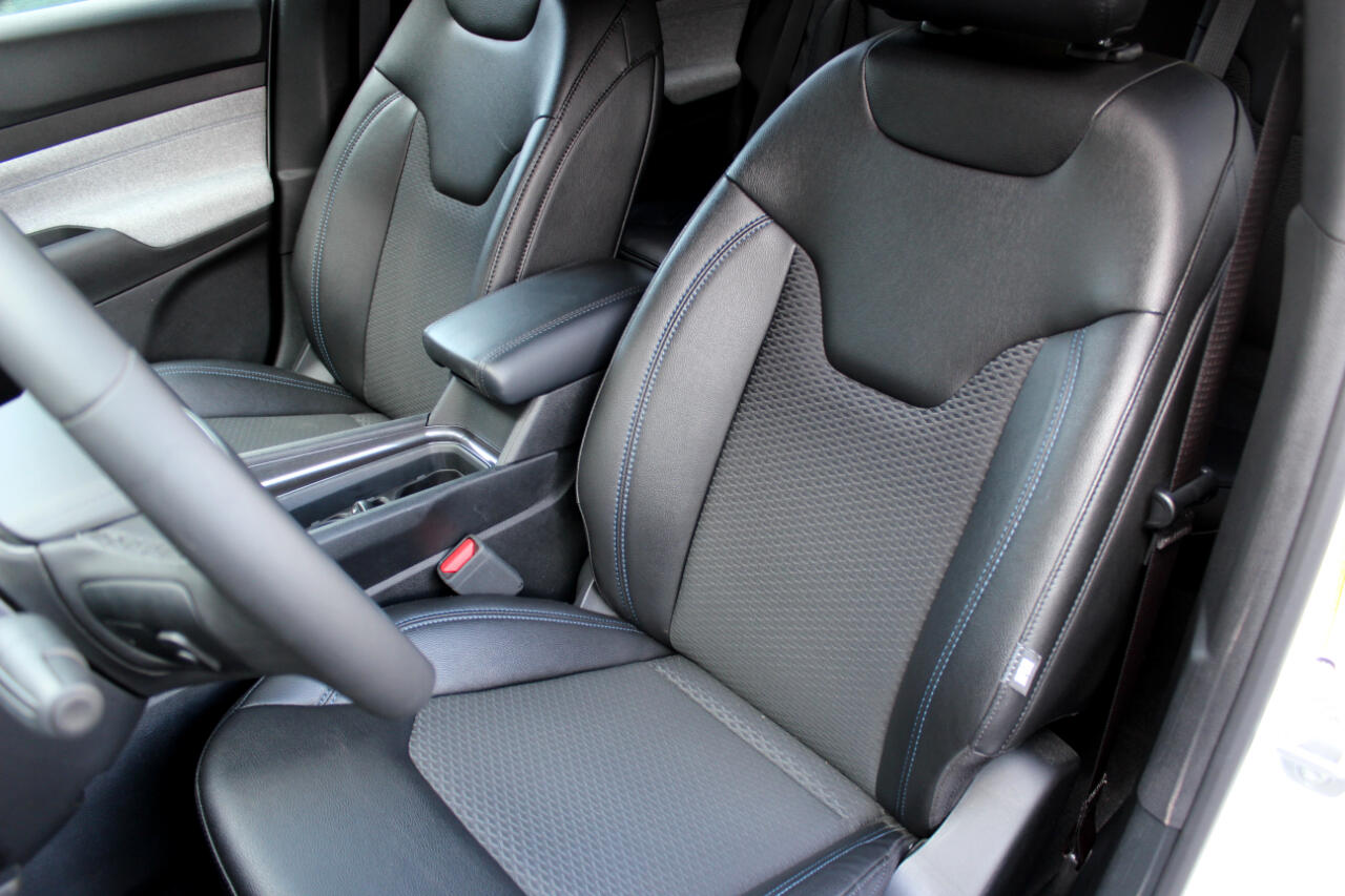 2024 Jeep Compass Latitude photo 13