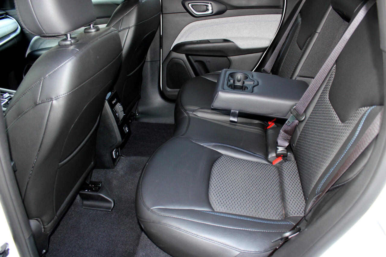 2024 Jeep Compass Latitude photo 14