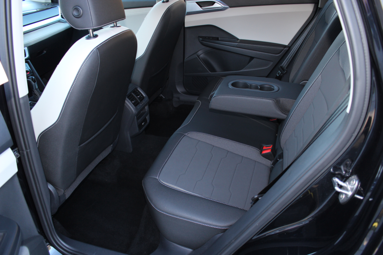 Volkswagen Taos SE 4Motion 2025 Volkswagen Taos SE 4Motion 2025