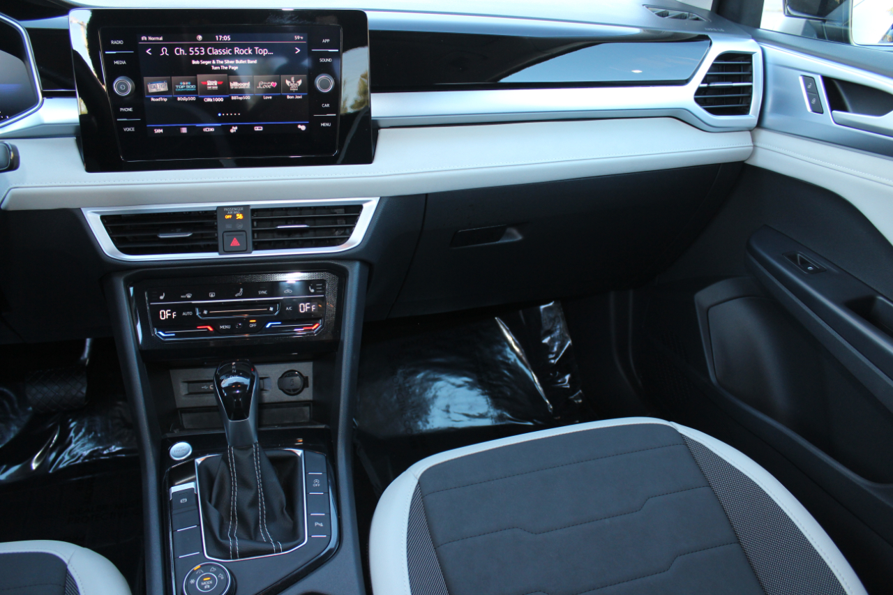 Volkswagen Taos SE 4Motion 2025 Volkswagen Taos SE 4Motion 2025