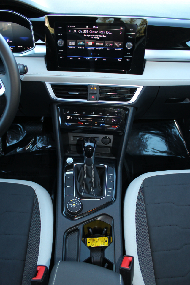 Volkswagen Taos SE 4Motion 2025 Volkswagen Taos SE 4Motion 2025