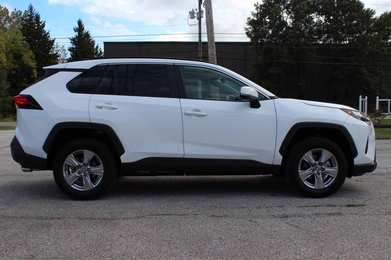 Toyota RAV4 XLE AWD 2025
