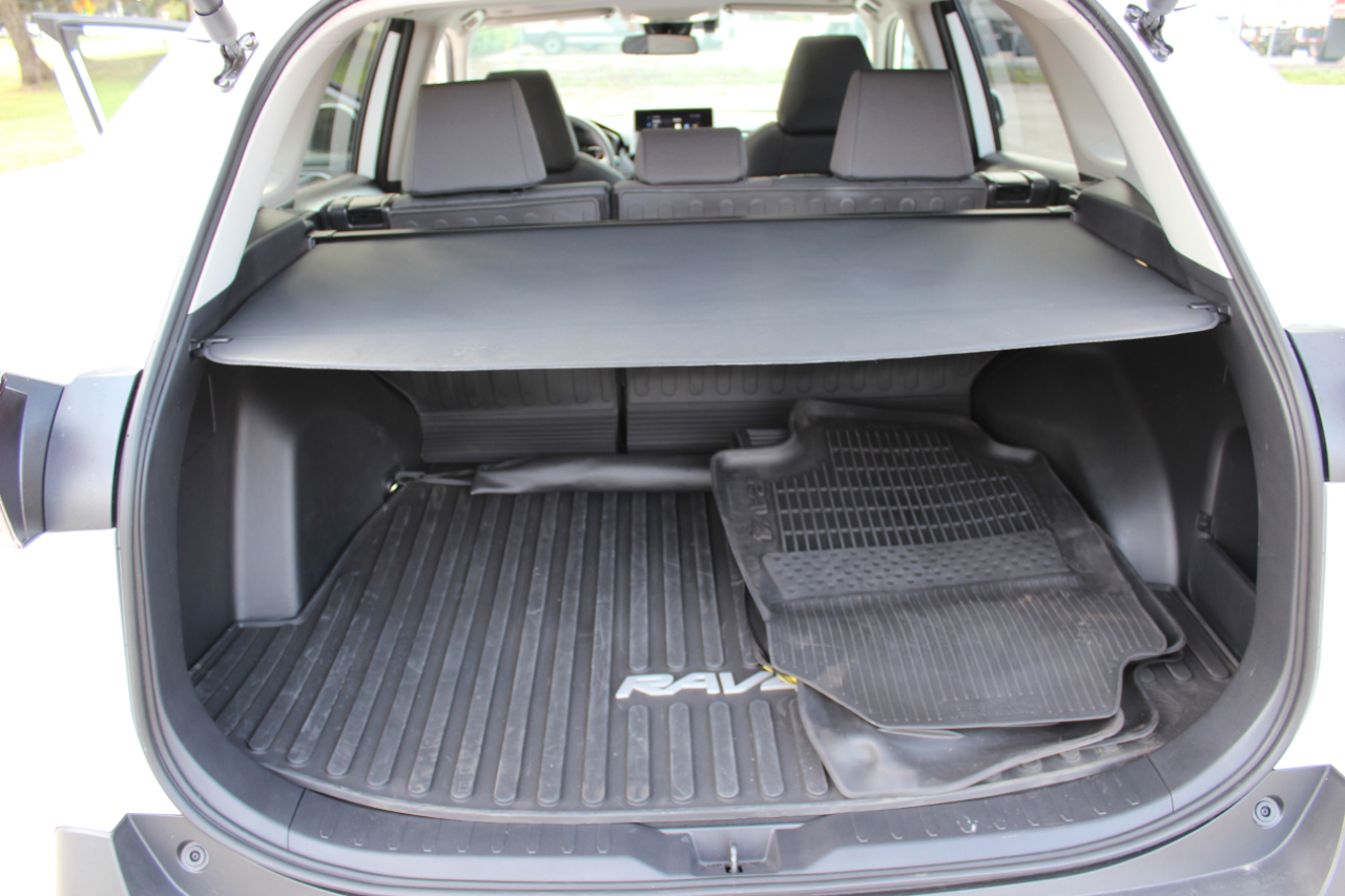 Toyota RAV4 XLE AWD 2025