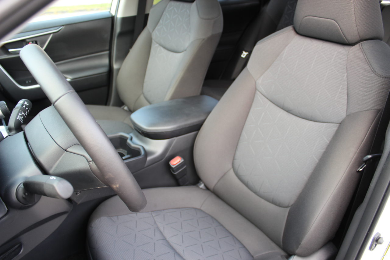 Toyota RAV4 XLE AWD 2025