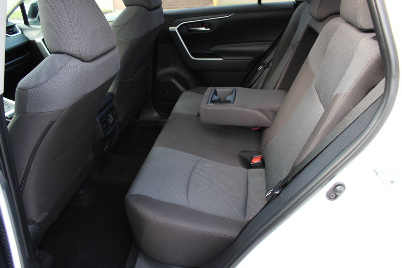 Toyota RAV4 XLE AWD 2025