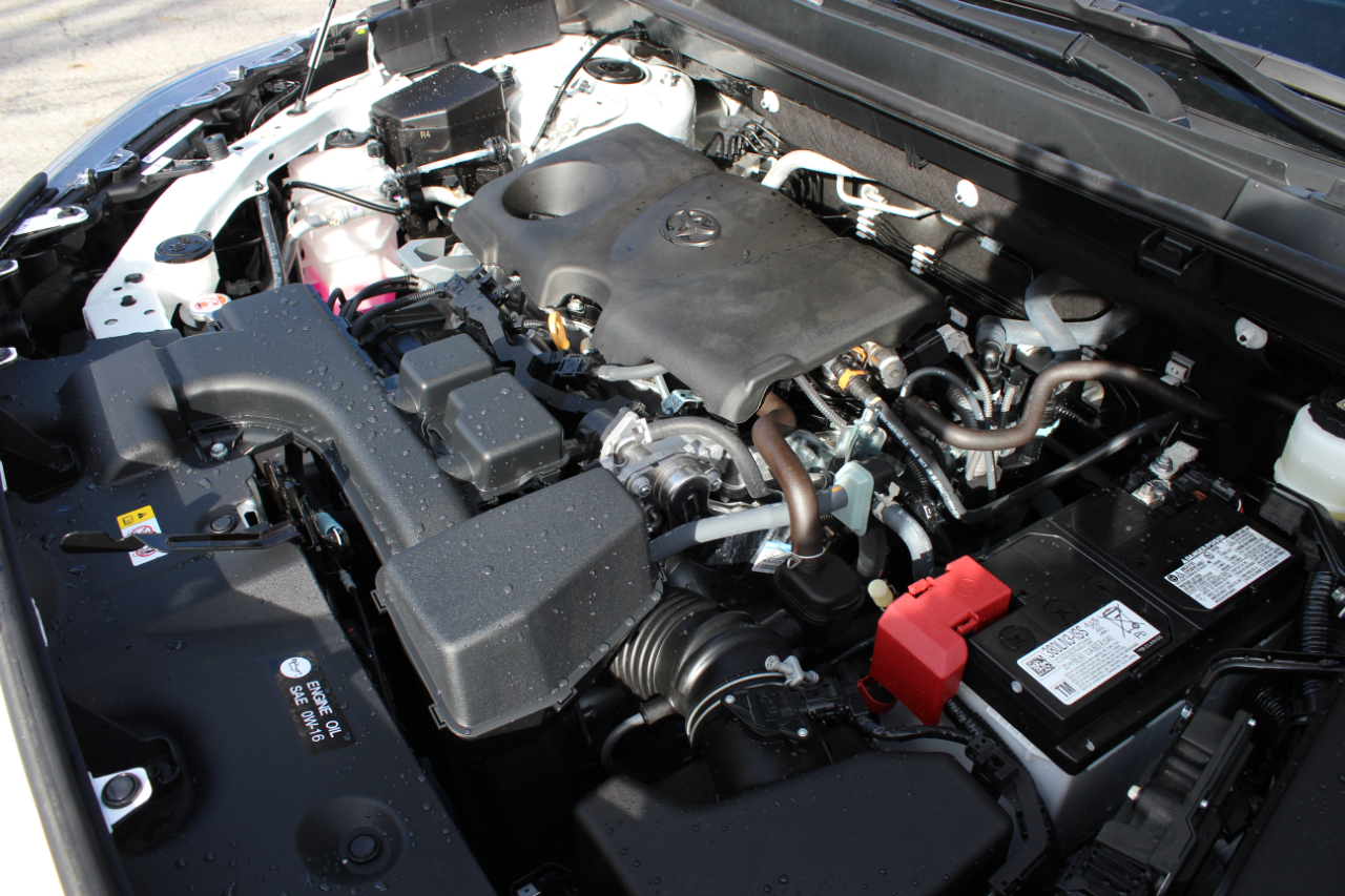 Toyota RAV4 XLE AWD 2025