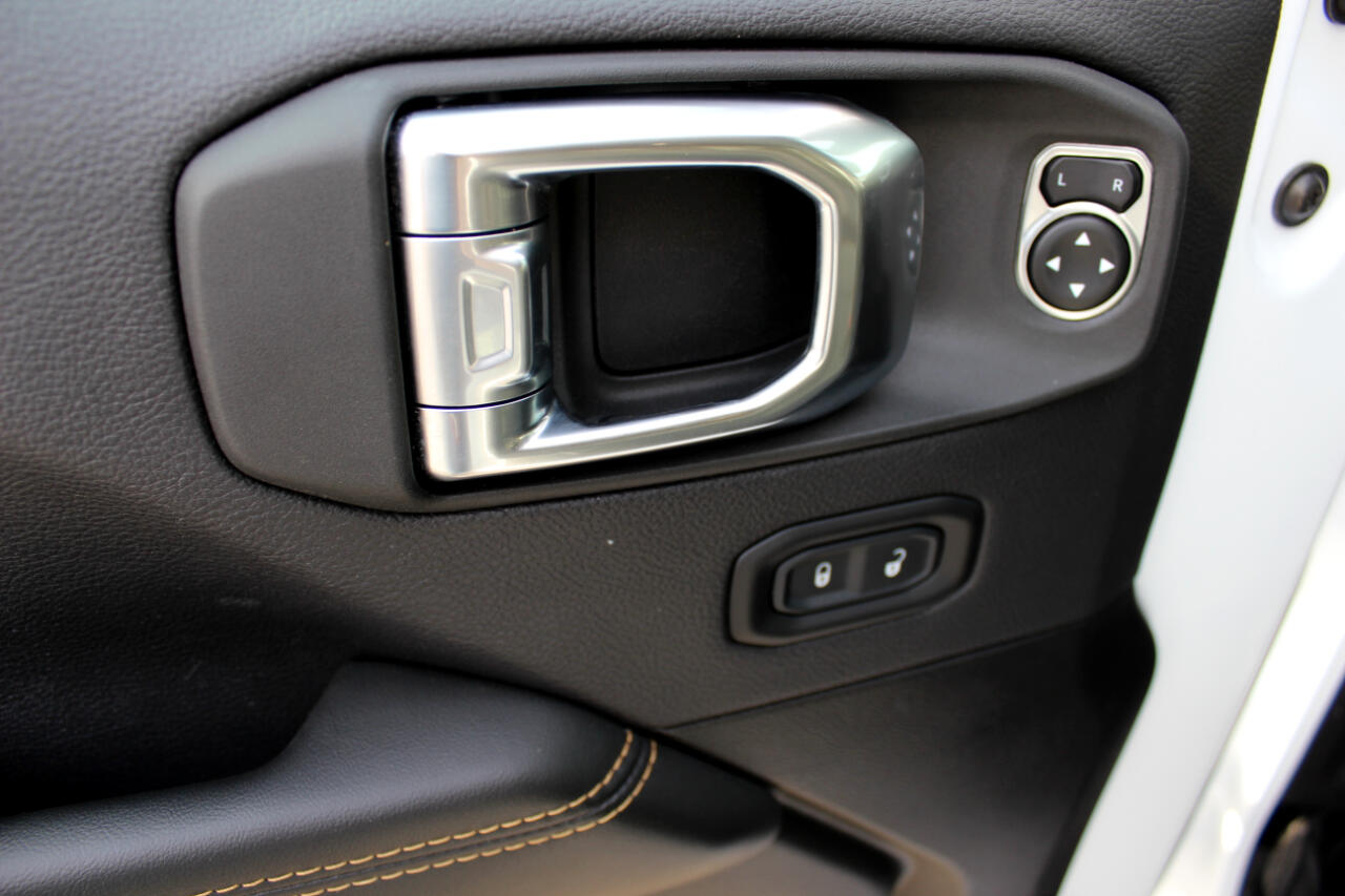 Jeep Wrangler Sahara 2025