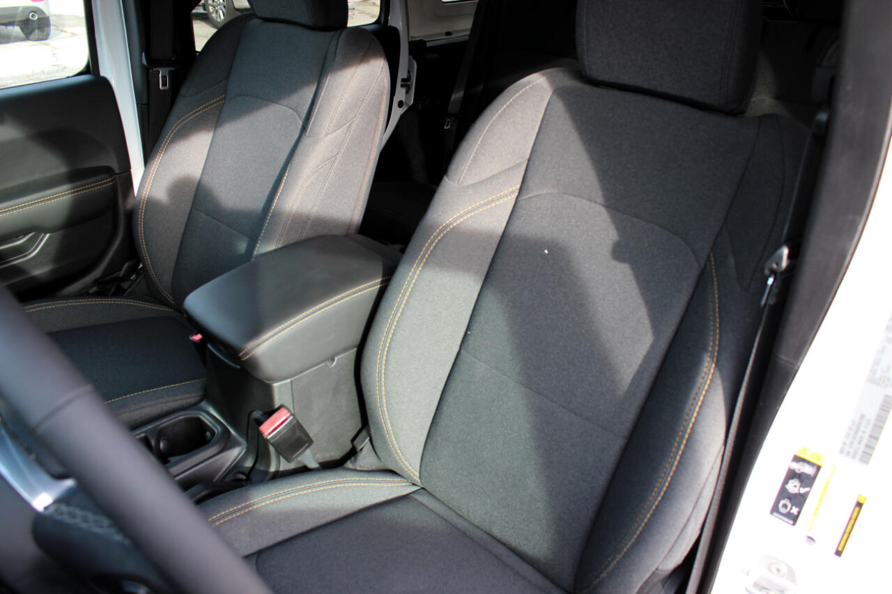 Jeep Wrangler Sahara 2025