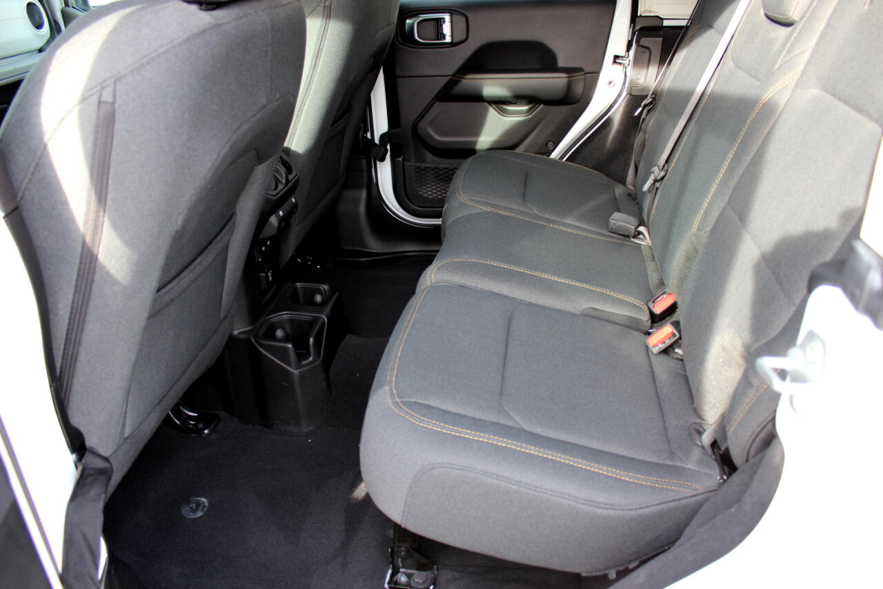 Jeep Wrangler Sahara 2025