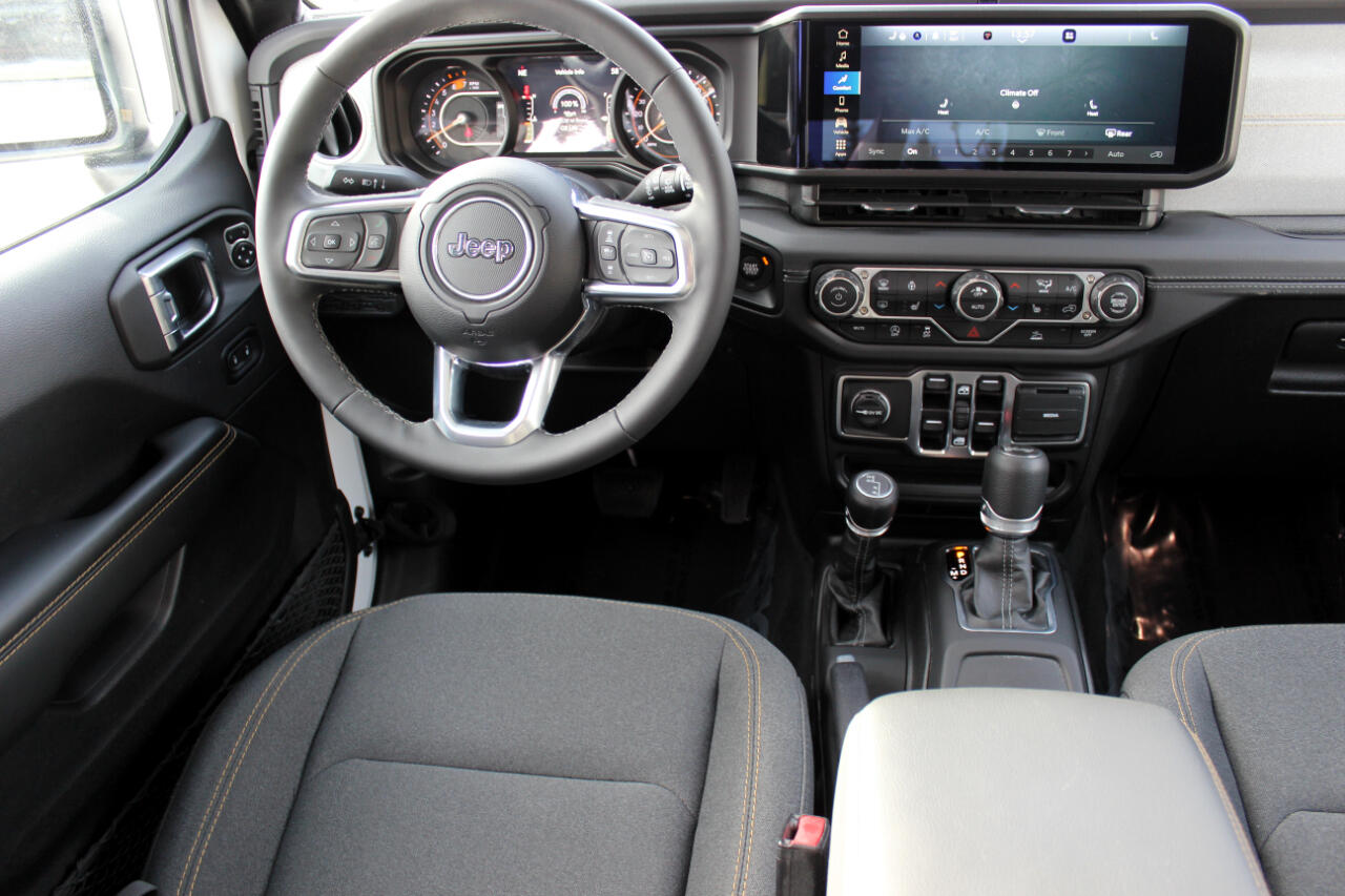 Jeep Wrangler Sahara 2025