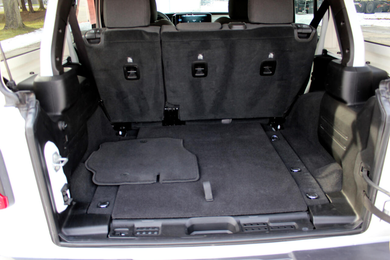 Jeep Wrangler Sahara 2025