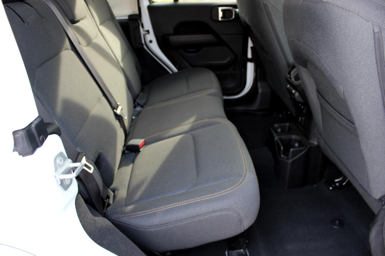 Jeep Wrangler Sahara 2025