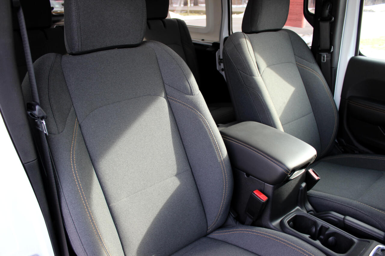 Jeep Wrangler Sahara 2025