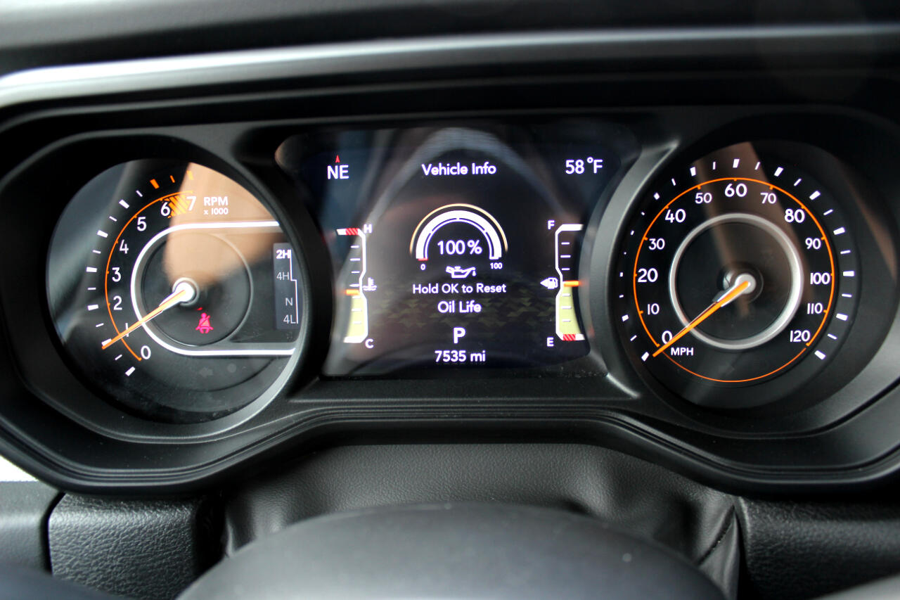 Jeep Wrangler Sahara 2025