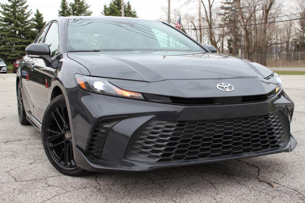 Toyota Camry Hybrid SE 2025