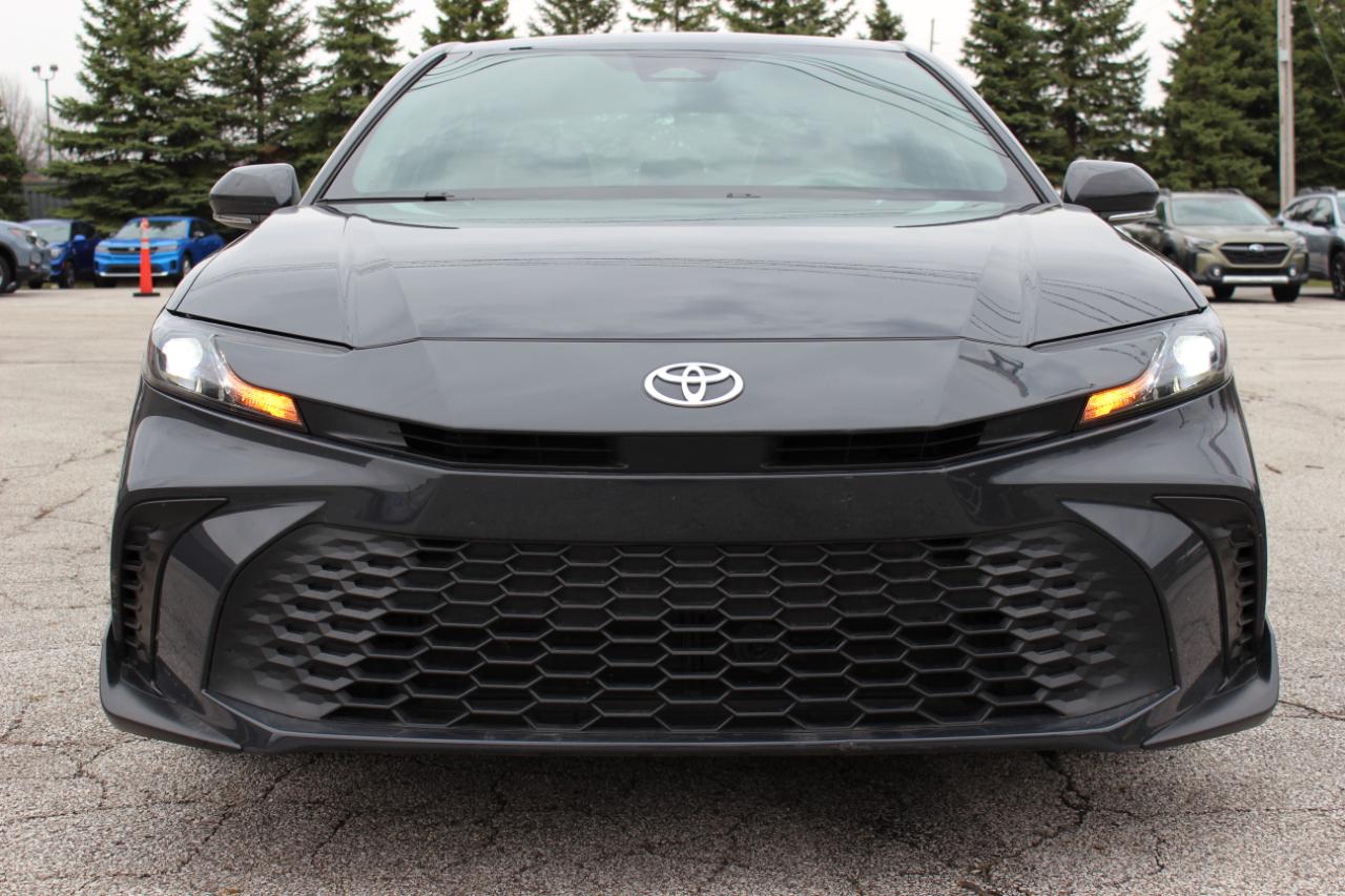 Toyota Camry Hybrid SE 2025