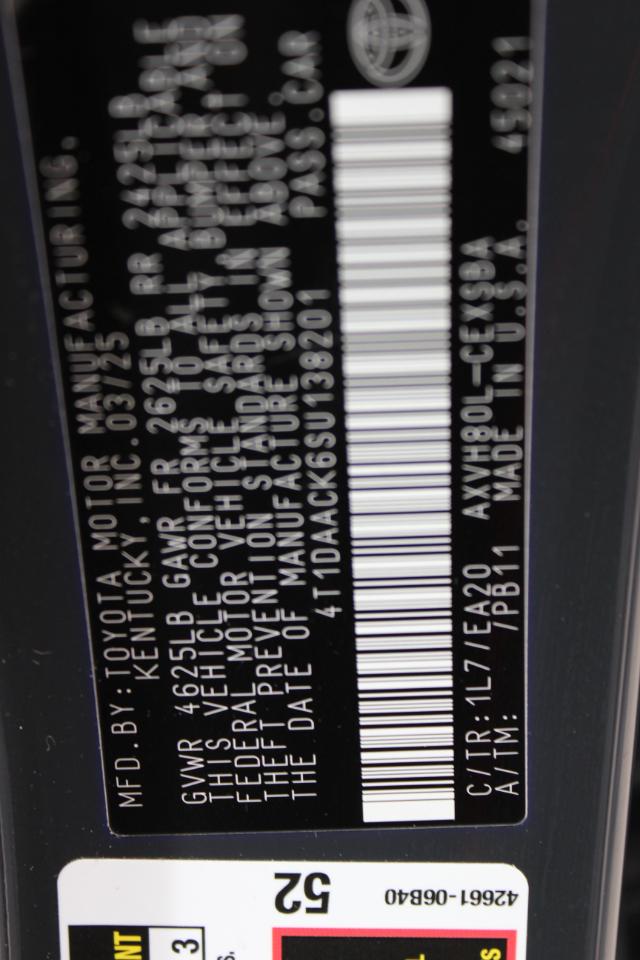 Toyota Camry Hybrid SE 2025