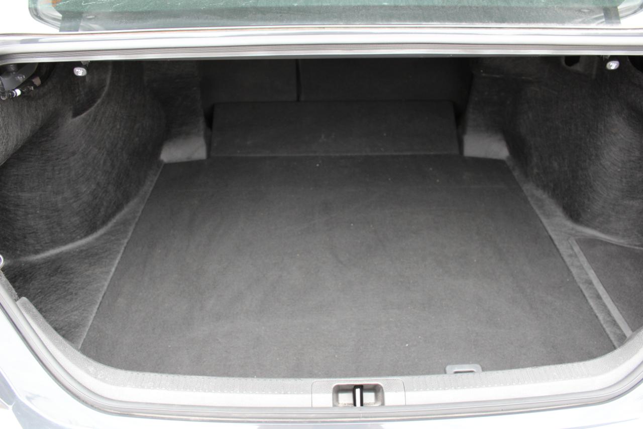 Toyota Camry Hybrid SE 2025