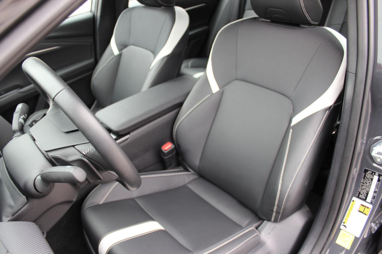 Toyota Camry Hybrid SE 2025