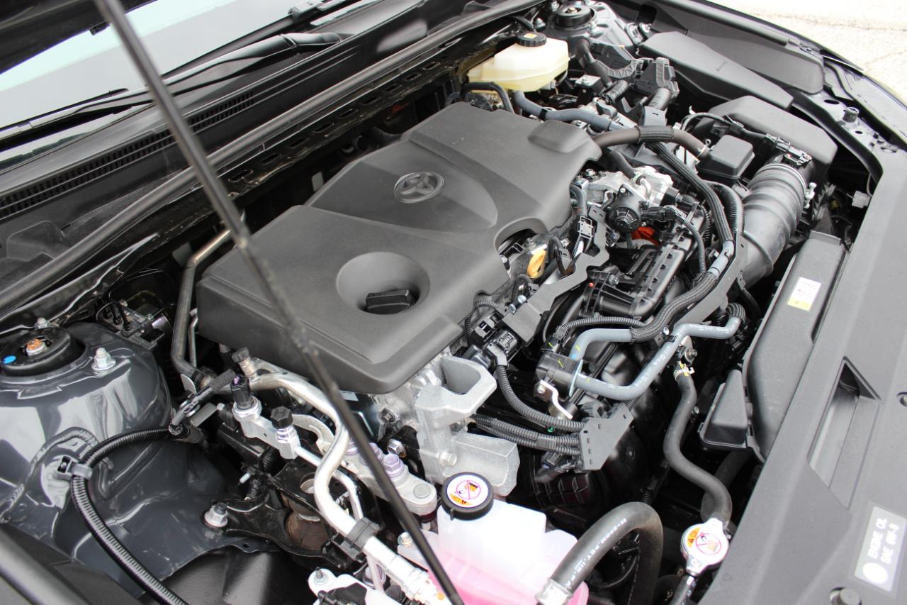 Toyota Camry Hybrid SE 2025