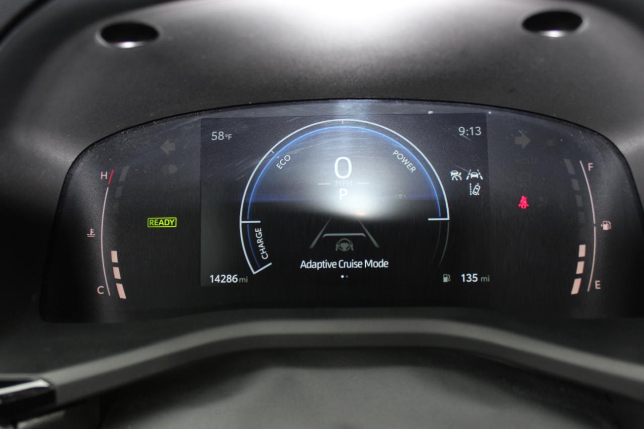 Toyota Camry Hybrid SE 2025