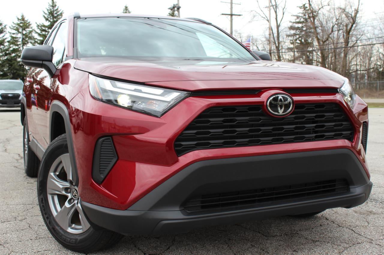 Toyota RAV4 Hybrid LE 2025