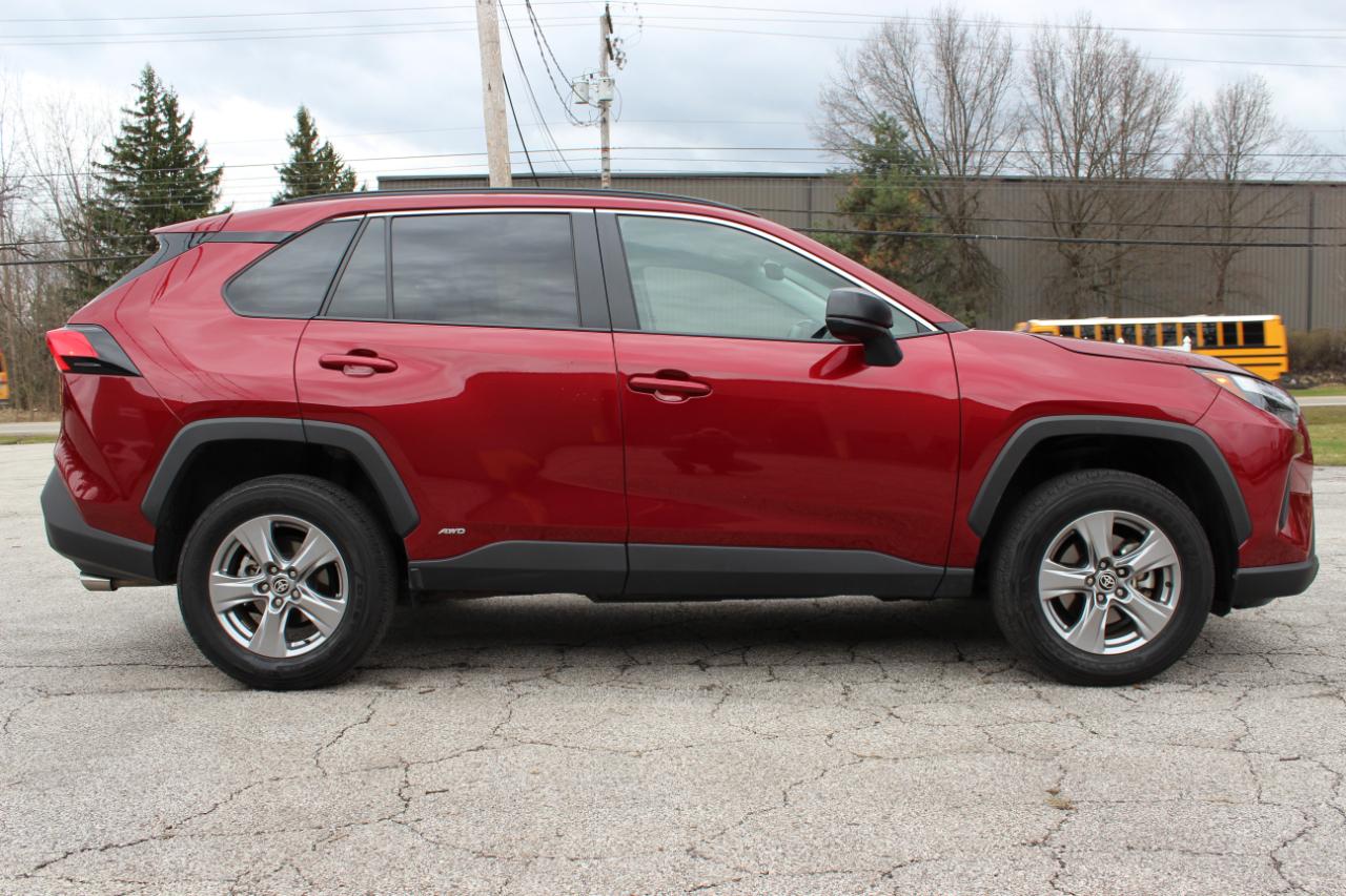 Toyota RAV4 Hybrid LE 2025