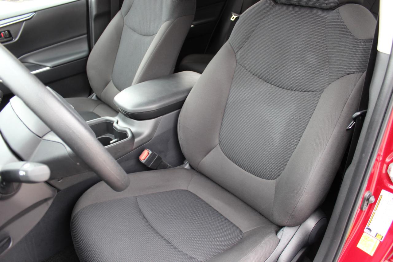 Toyota RAV4 Hybrid LE 2025