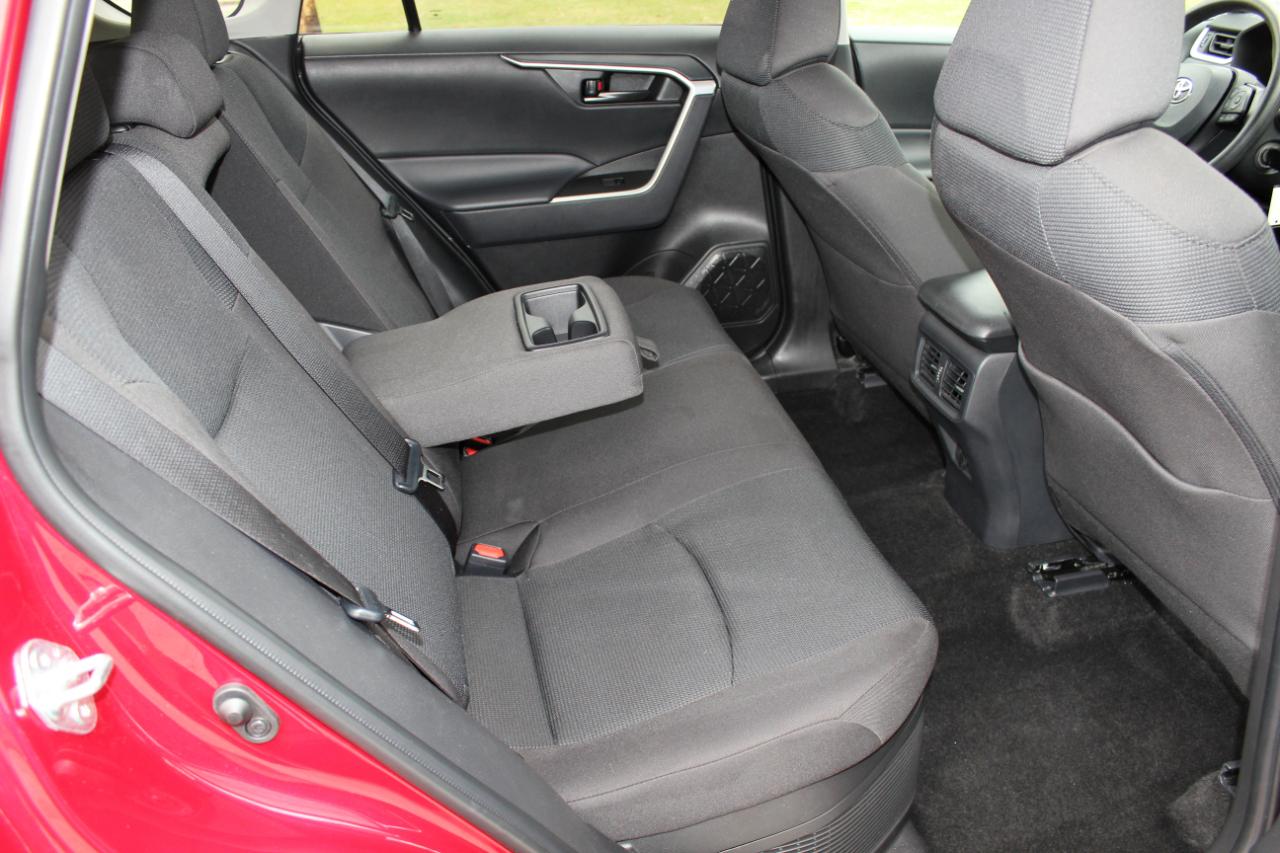 Toyota RAV4 Hybrid LE 2025