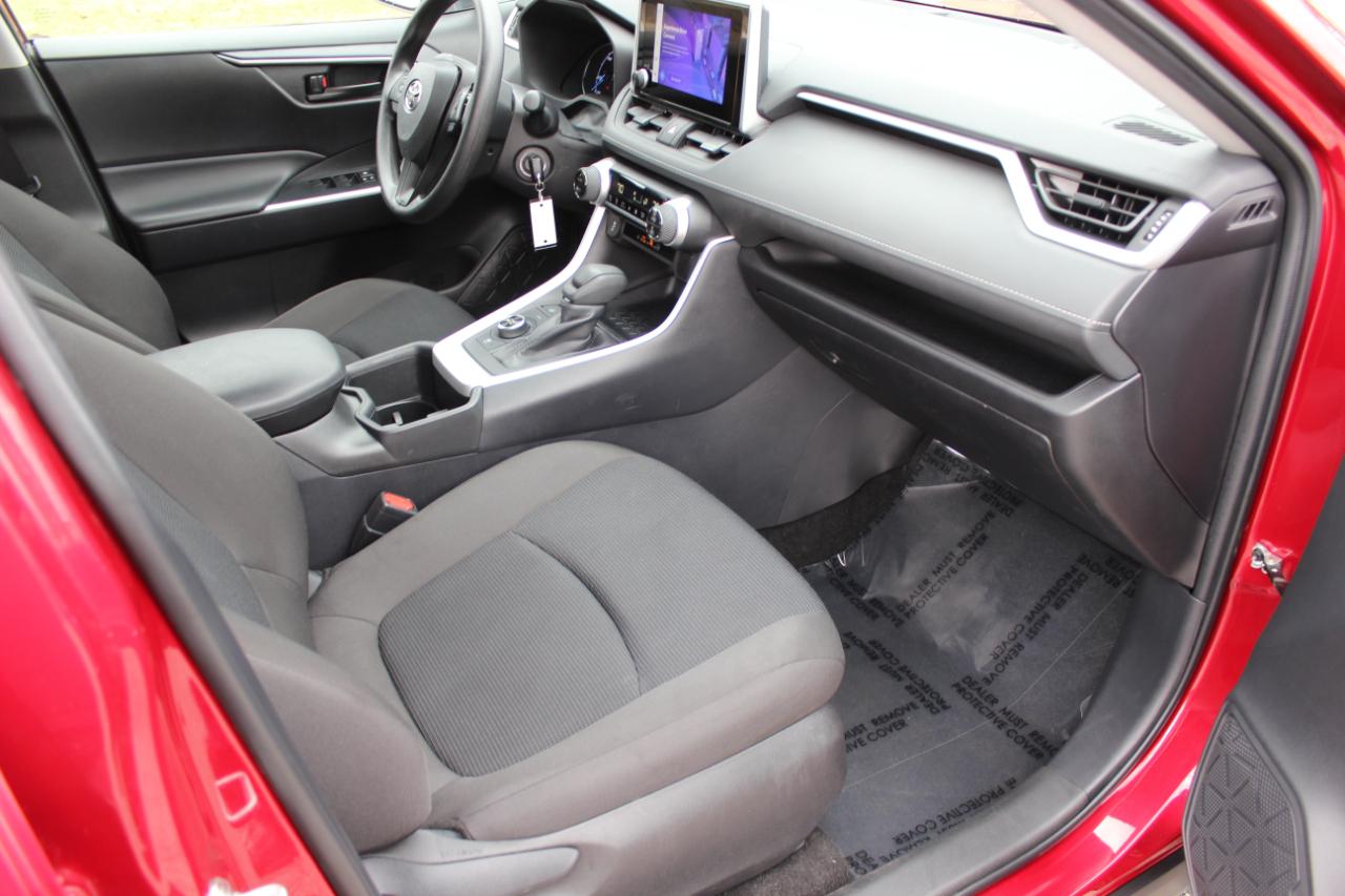 Toyota RAV4 Hybrid LE 2025