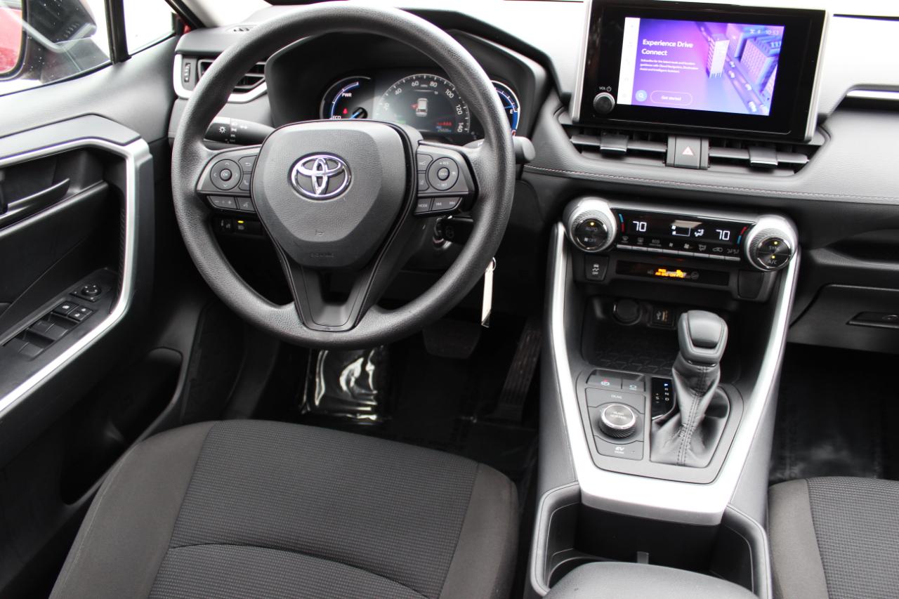 Toyota RAV4 Hybrid LE 2025