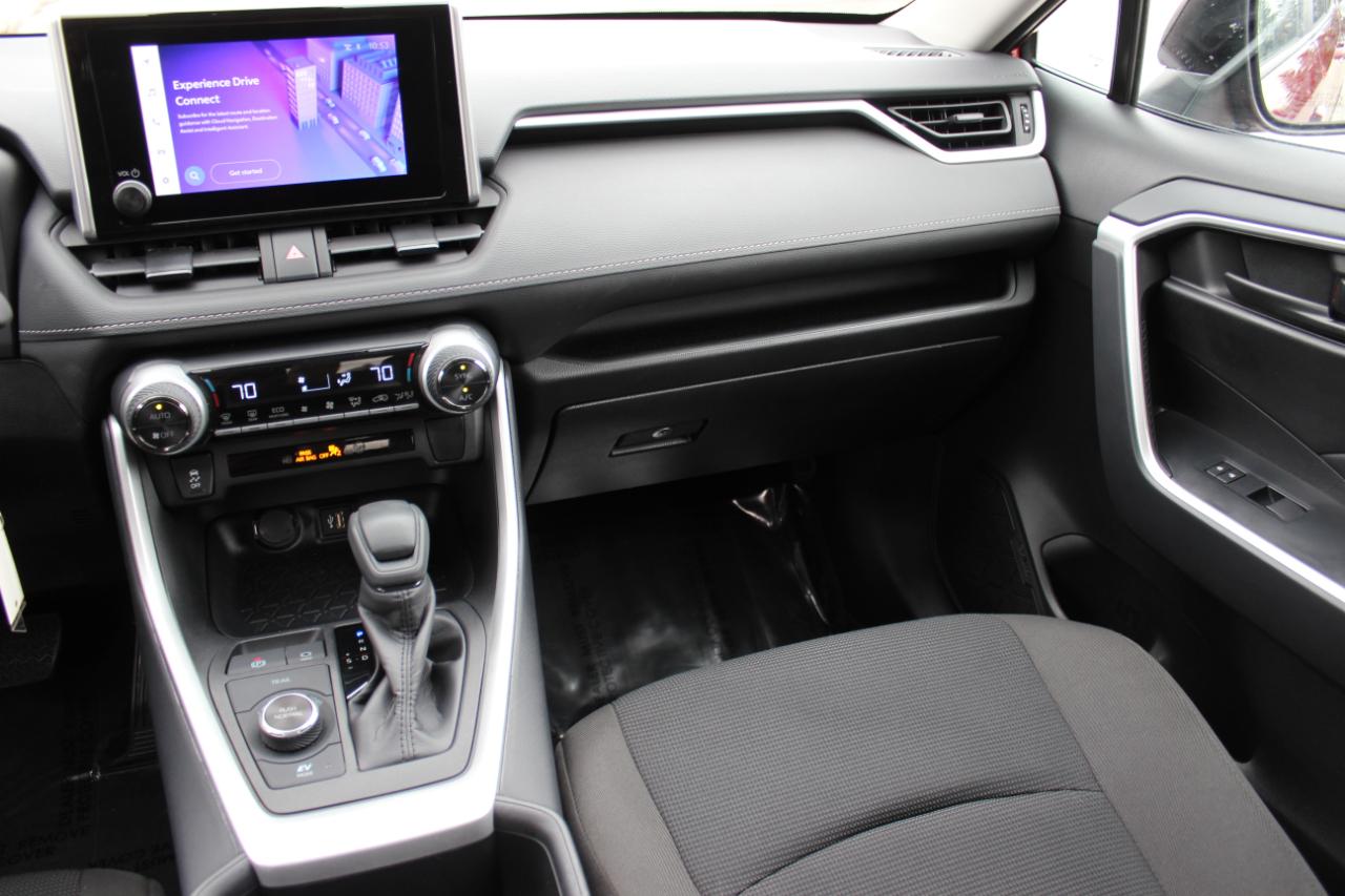 Toyota RAV4 Hybrid LE 2025