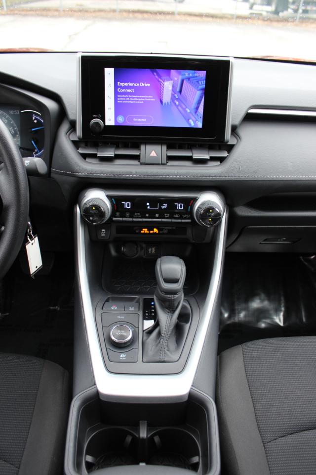 Toyota RAV4 Hybrid LE 2025