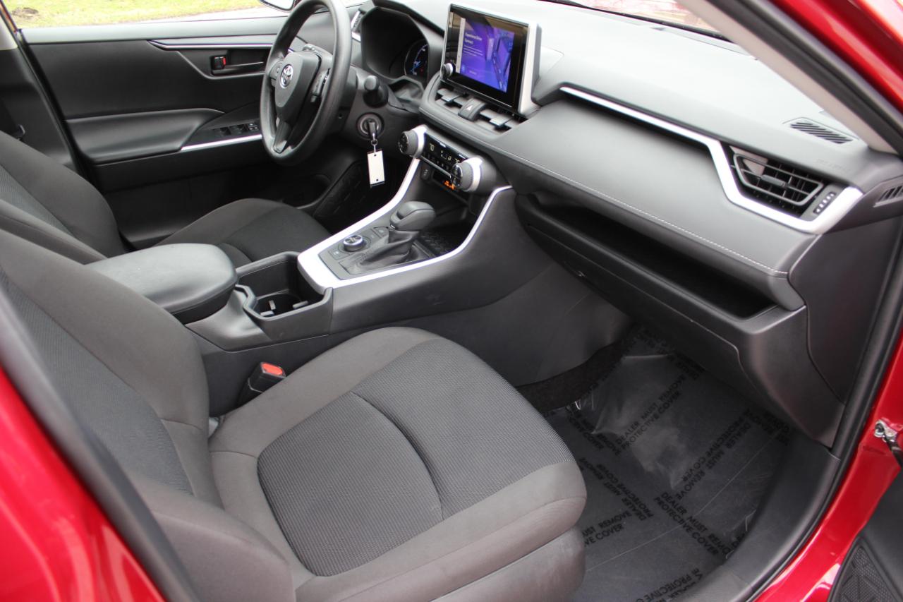 Toyota RAV4 Hybrid LE 2025