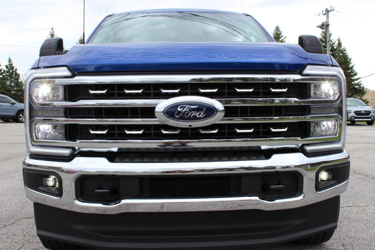 Ford F-250 SD Lariat Crew Cab 4WD 2026
