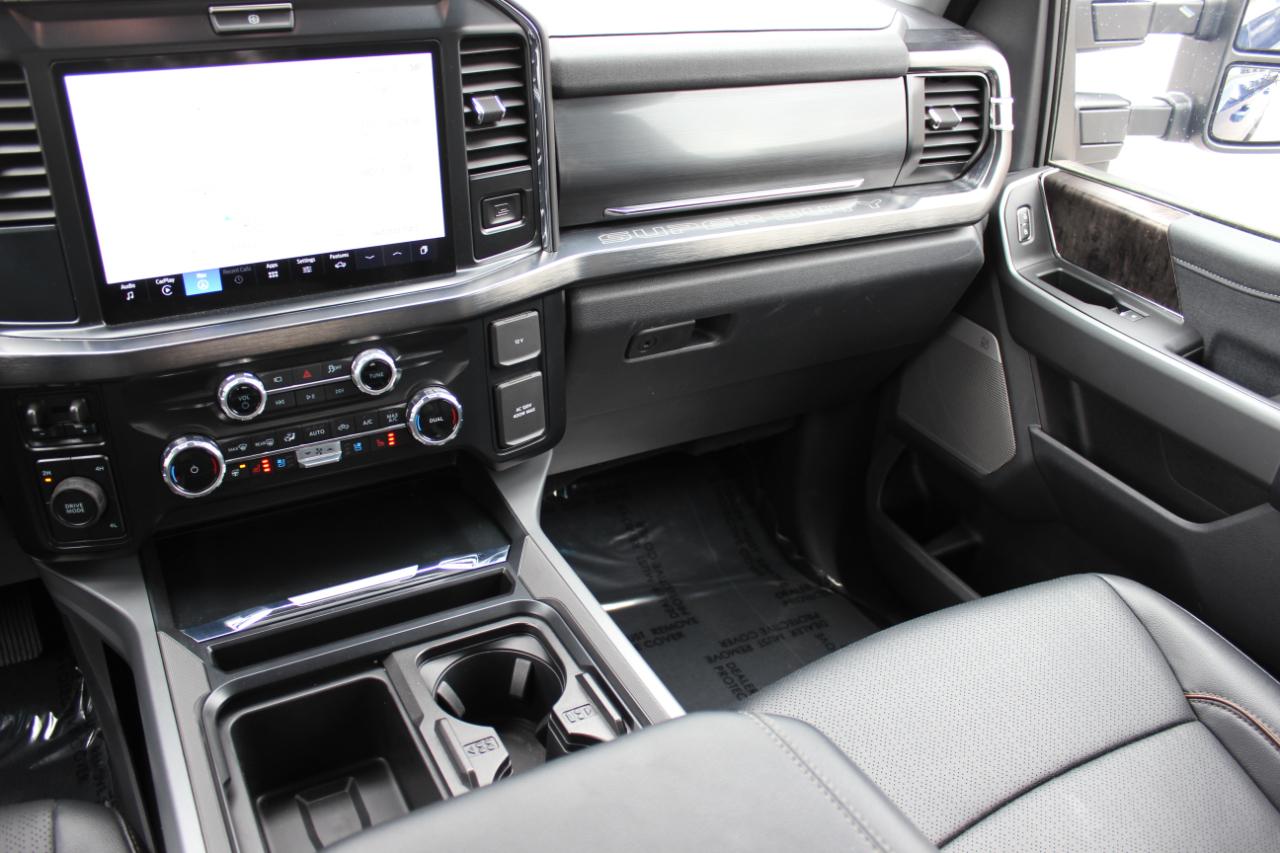 Ford F-250 SD Lariat Crew Cab 4WD 2026