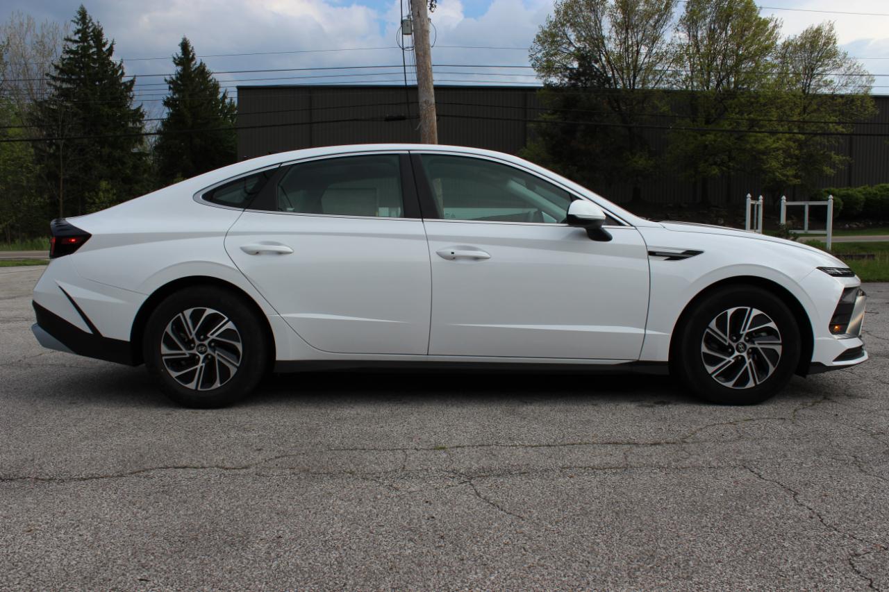 Hyundai Sonata Hybrid Blue 2026