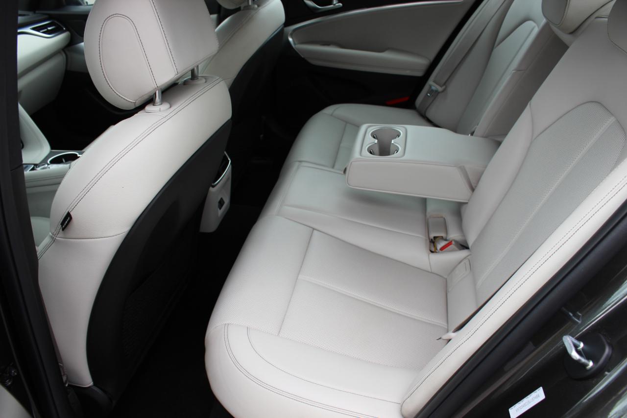 Genesis G70 2.5T 2025