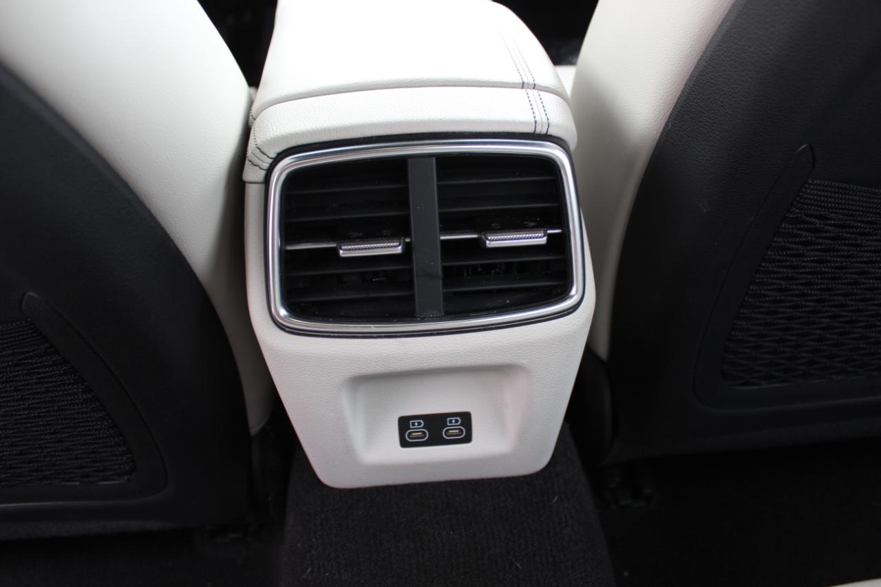 Genesis G70 2.5T 2025