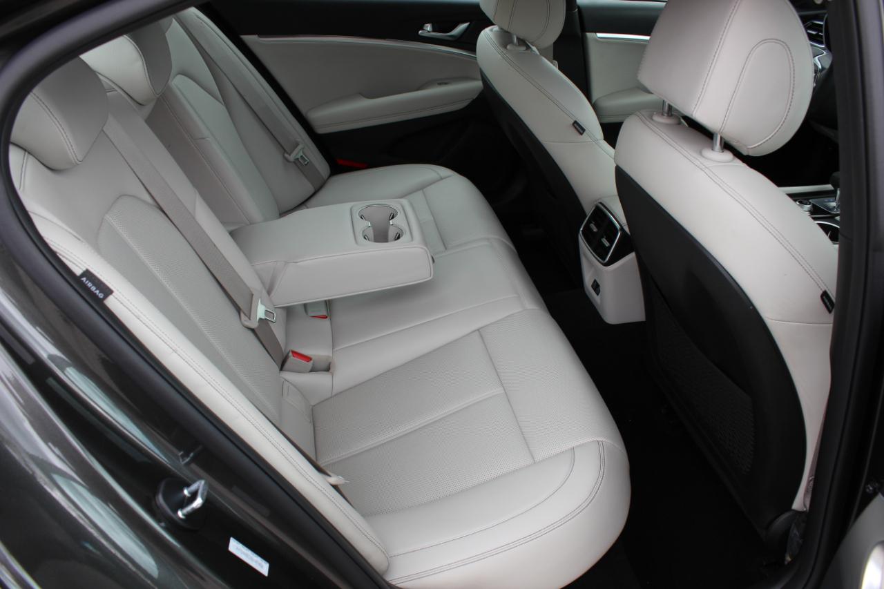 Genesis G70 2.5T 2025