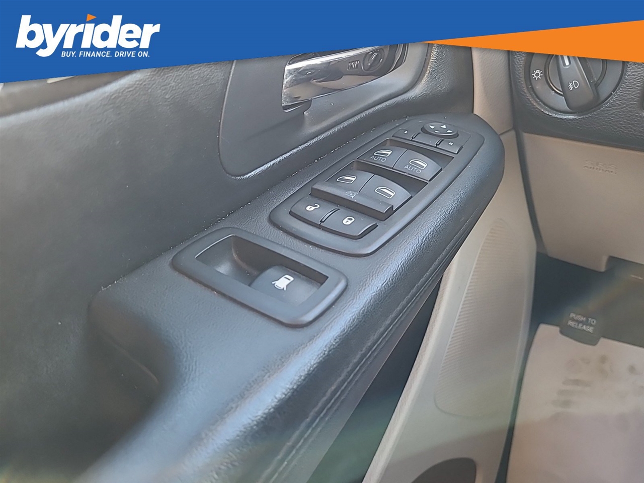 Dodge Grand Caravan Crew 2011