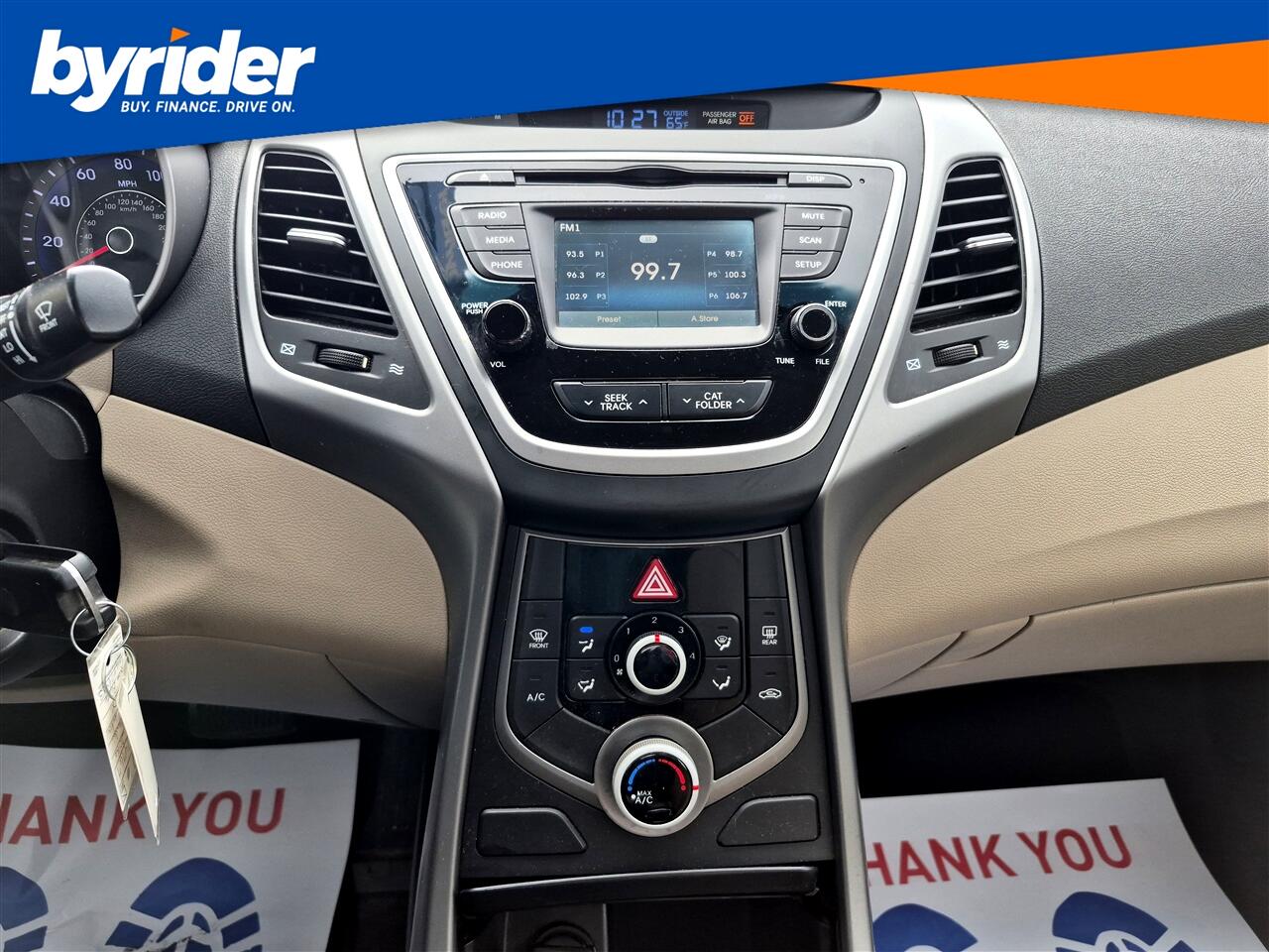 Hyundai Elantra SE 6AT 2016