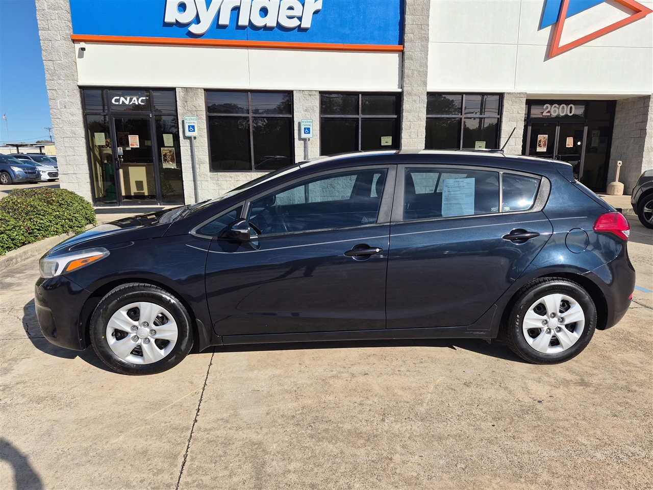 Kia Forte 5-Door LX 2017