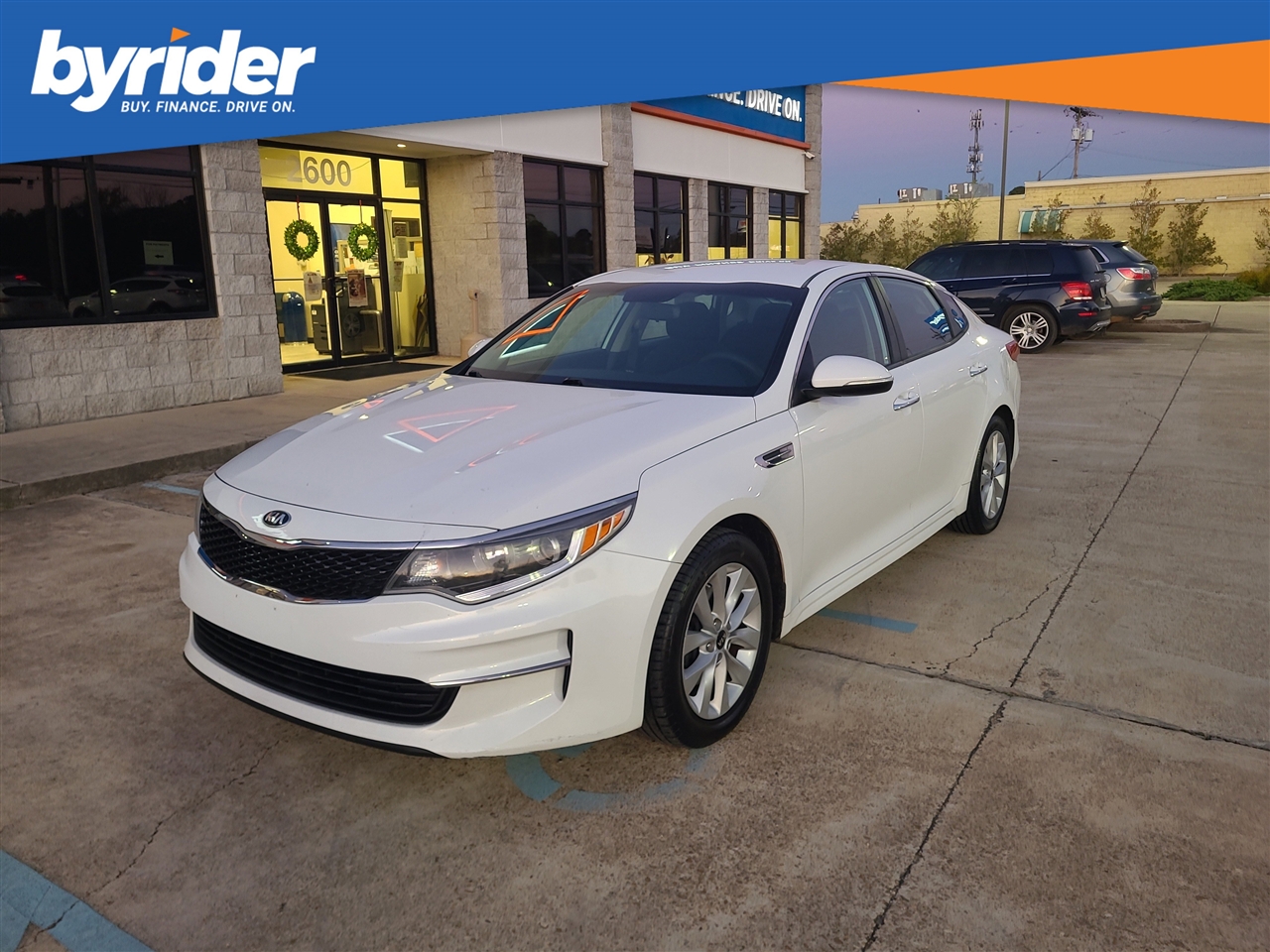 2017 Kia Optima LX's photo