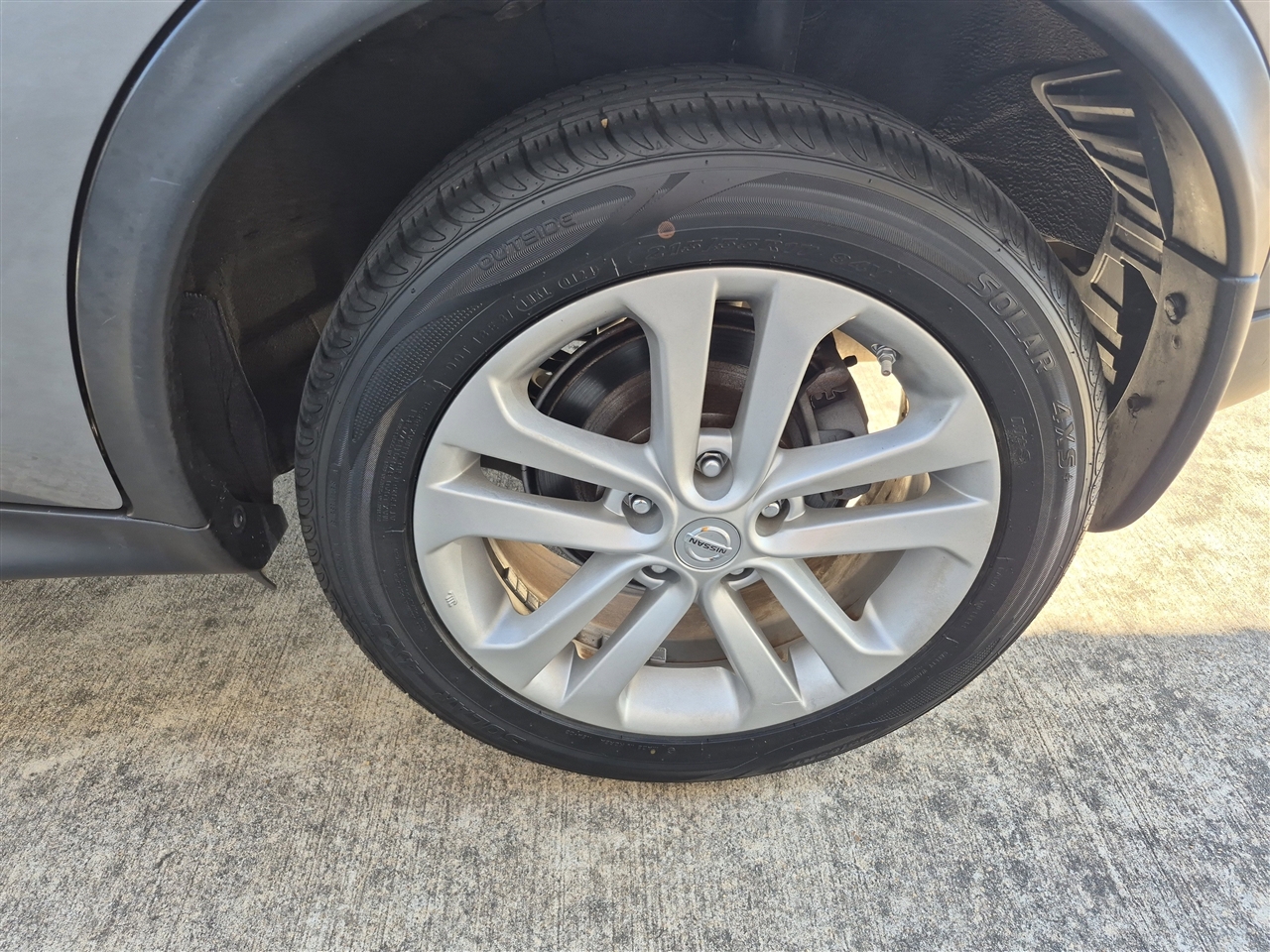 Nissan Juke SV FWD 2016