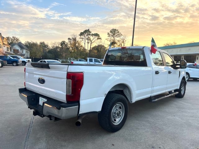 Ford F-250 SD XLT Crew Cab 2WD 2019