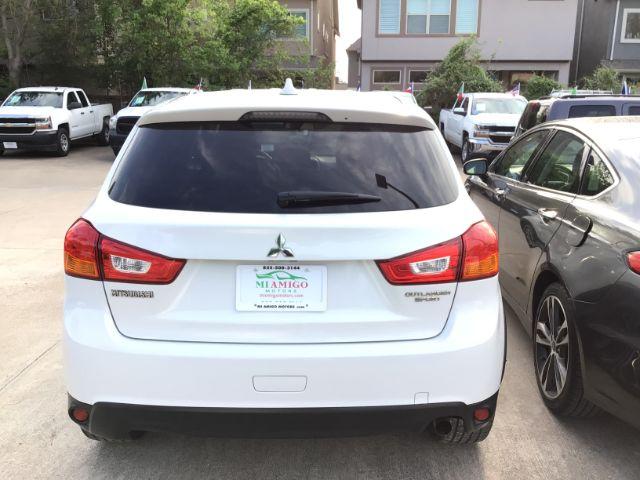 Mitsubishi Outlander Sport 2.0 ES CVT 2017