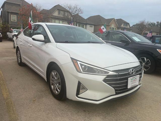 Hyundai Elantra SE 6M 2020